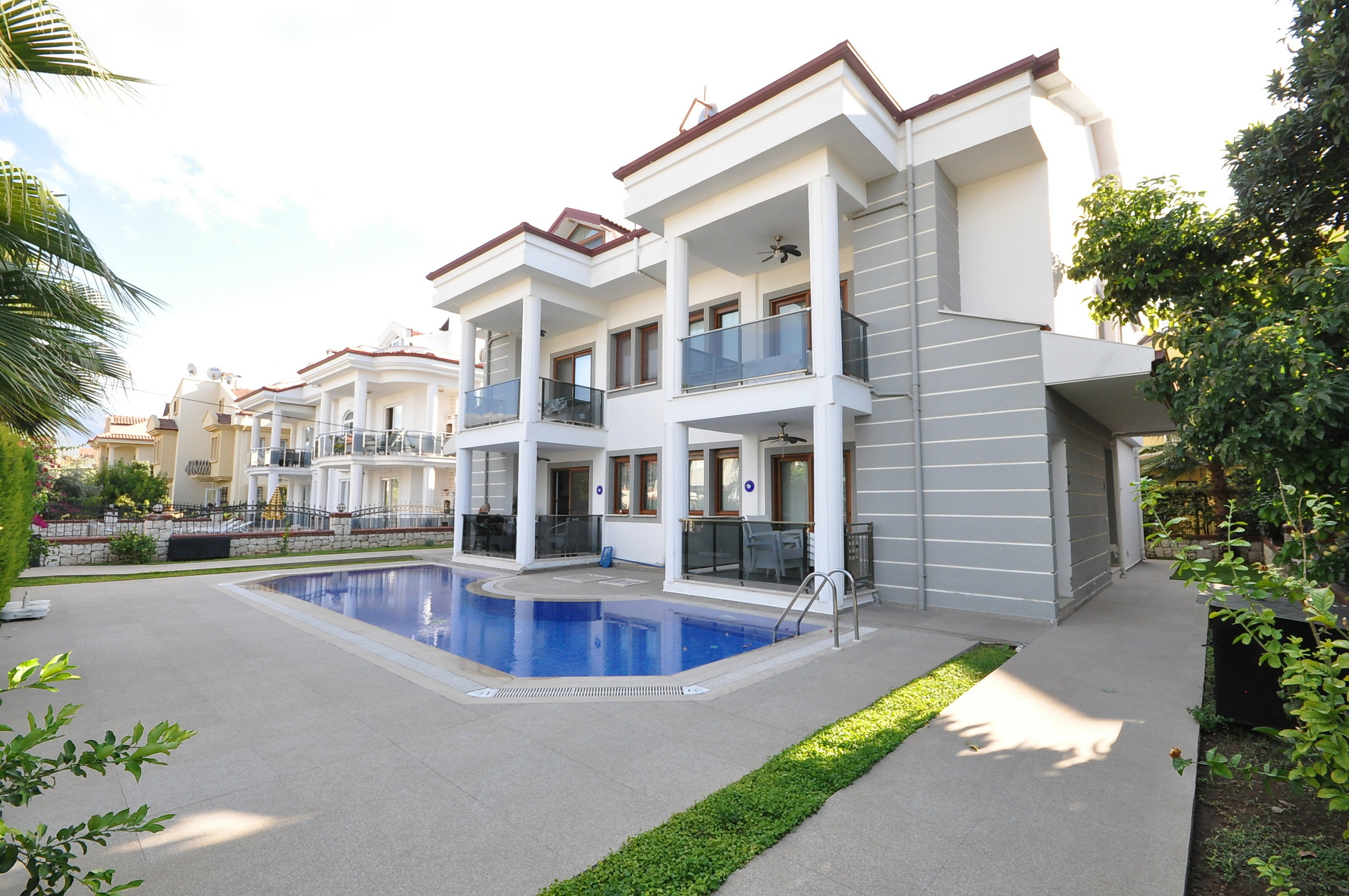 Fully Furnished Spacious 3 Bedroom Duplex Apartment