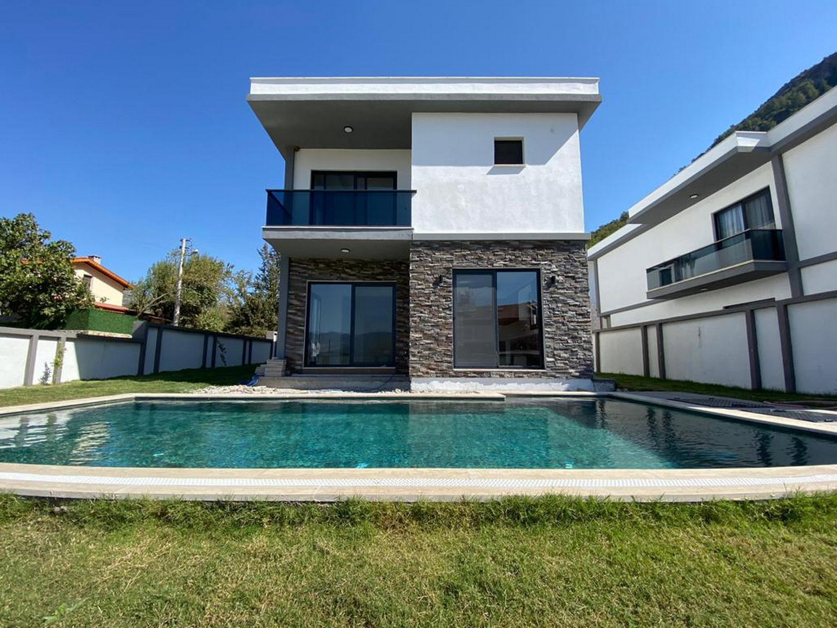 5 Bedroom Brand New Detached Villa with Swimming Pool