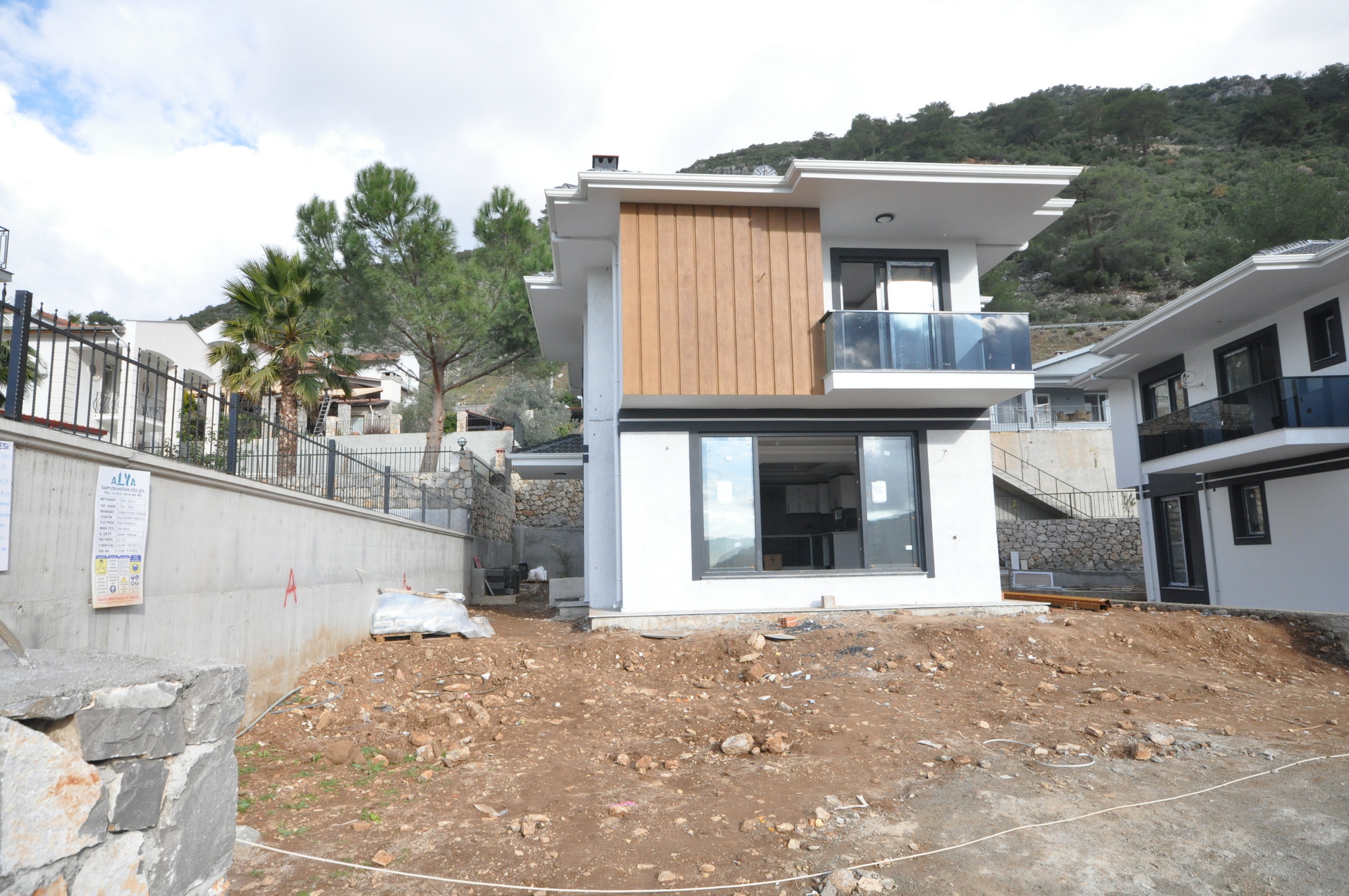 4 Bedroom Brand New Detached Villas with Swimming Pool