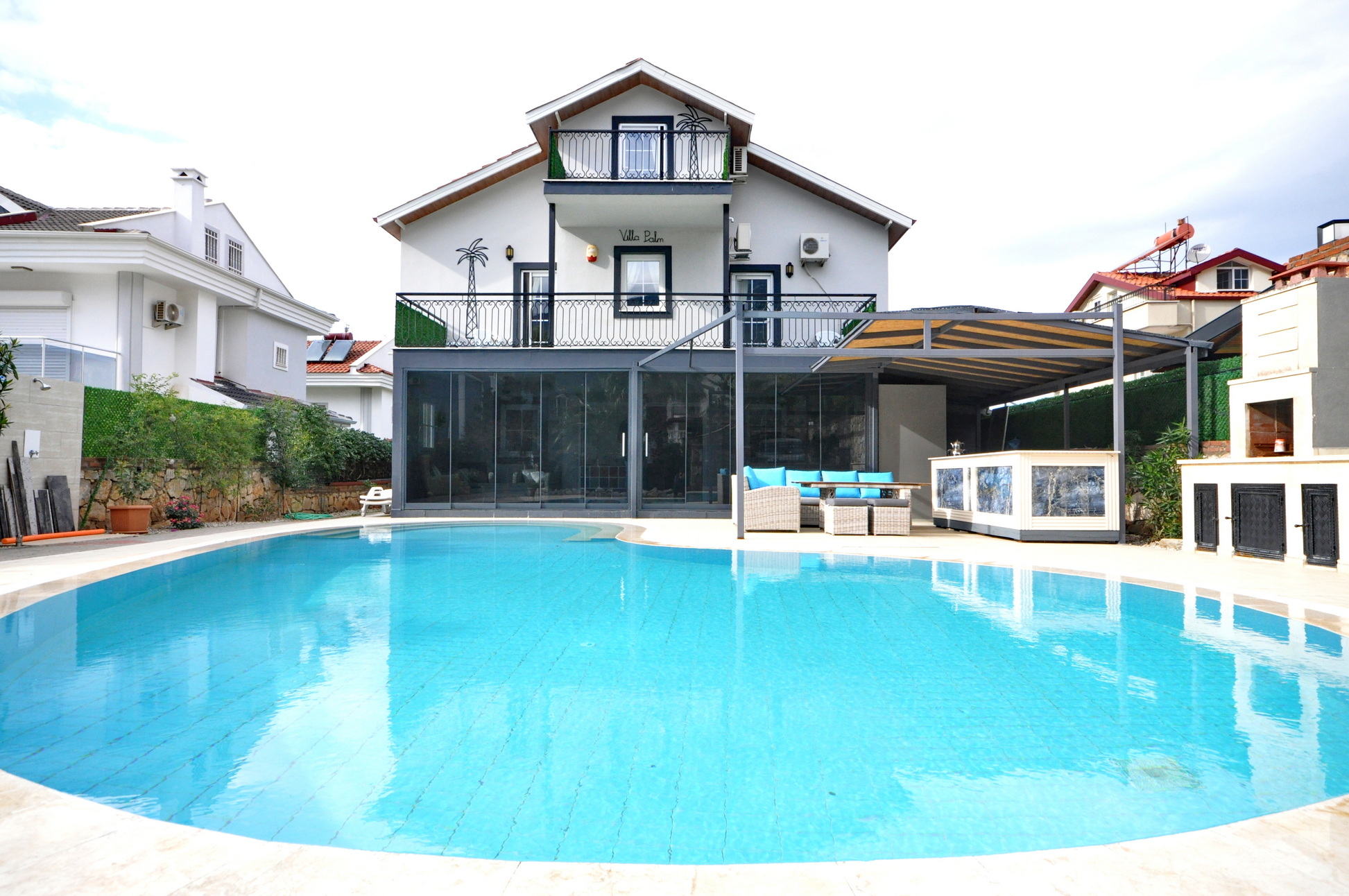 4 Bedroom Detached Triplex Villa with Swimming Pool