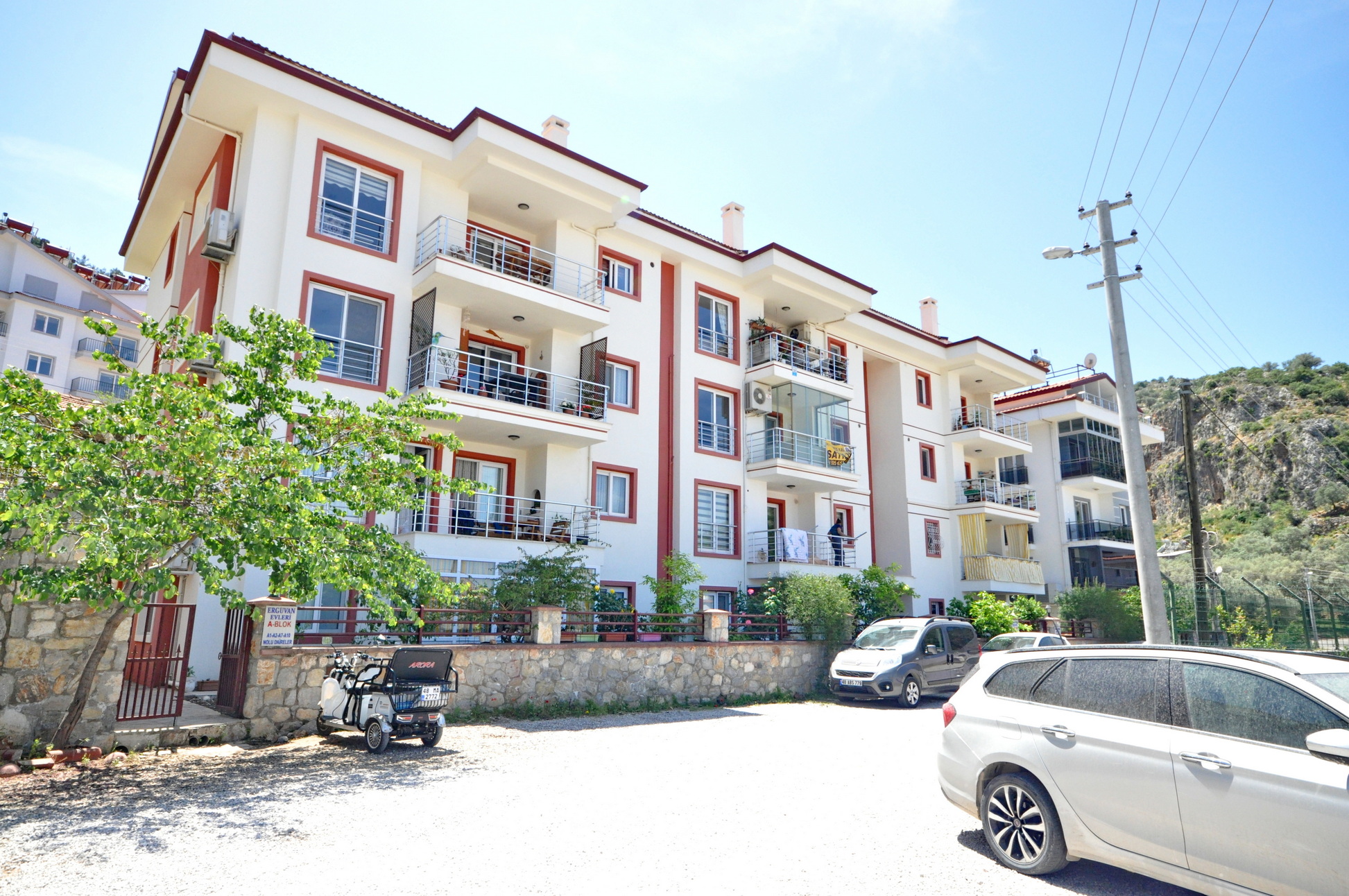 Spacious Ahat Tasyaka Apartment with City & Mountain Views For Sale