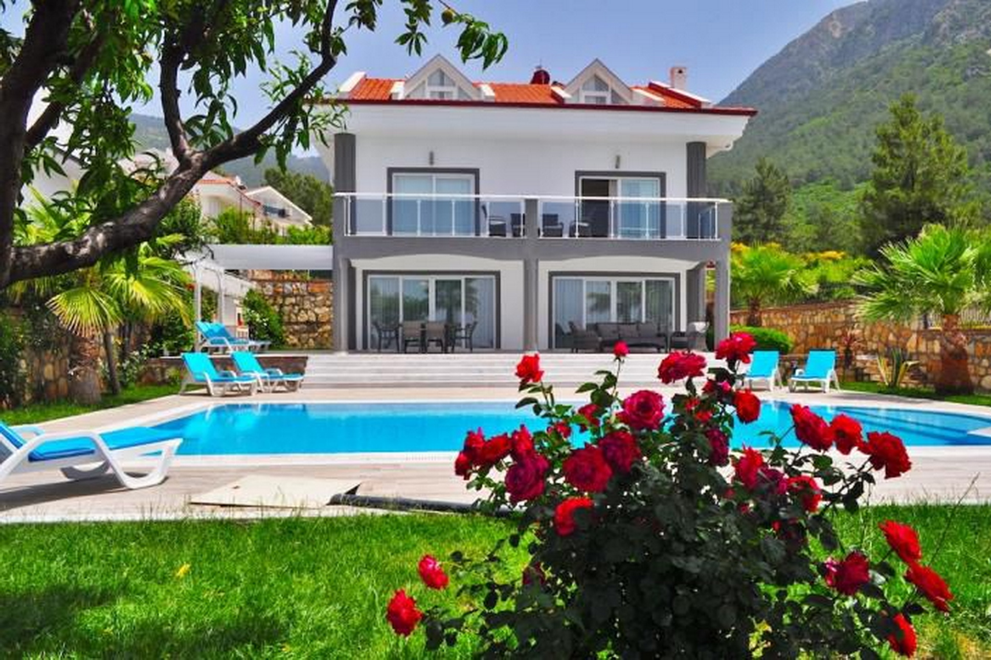 Stunning 4 Bedroom Detached Triplex Villa with Swimming Pool in Ovacik