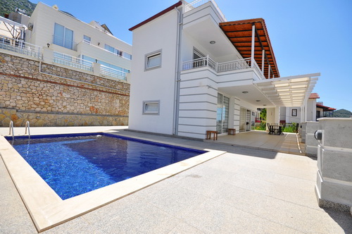 ON HOLD!!!Large Modern 3 Bedroom Triplex Villa with Swimming Pool & Sea View