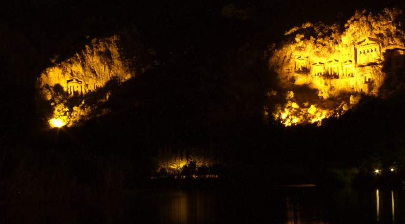 dalyan caunos rock tombs