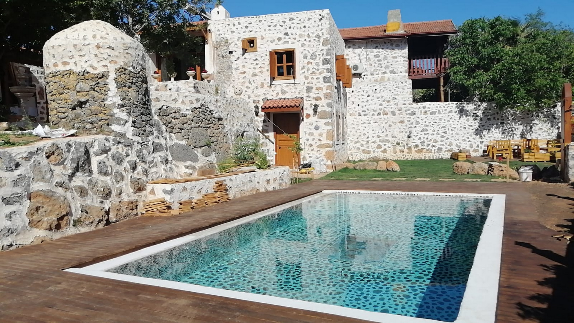 4 Bed Traditional Stone House with Private Pool & Garden in Kayakoy