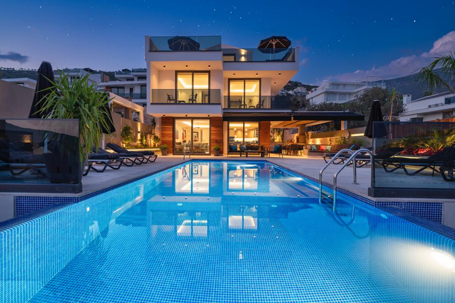 Luxury Spacious 4 Bed Kalkan Villa with Infinity Pool