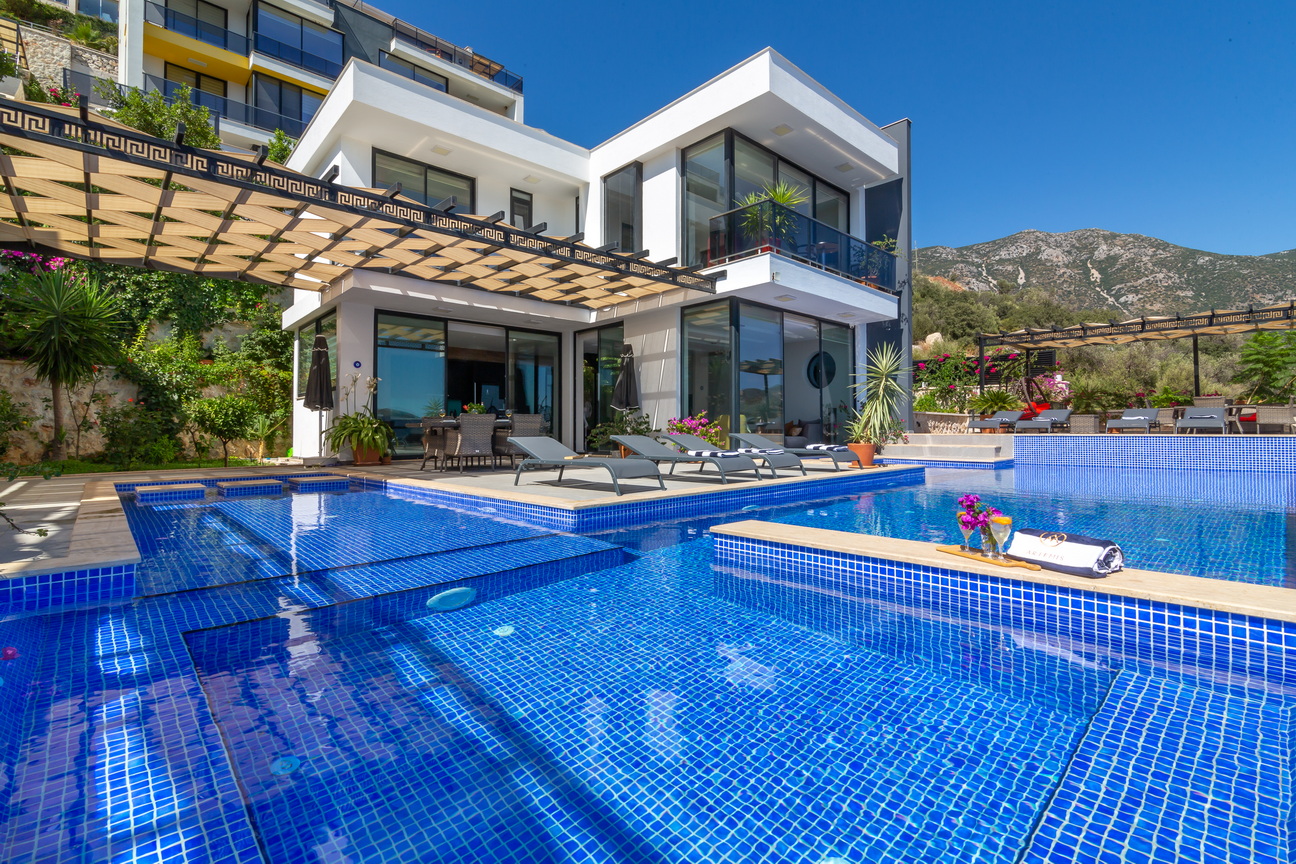 Spectacular and Architecually Designed 4 Bedroom Villa with Infinity Pool in Kalkan