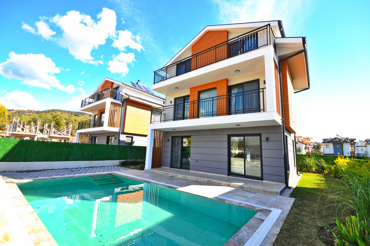 Brand New 4 Bedroom Villas with Private Pool & Gardens in Ciftlik