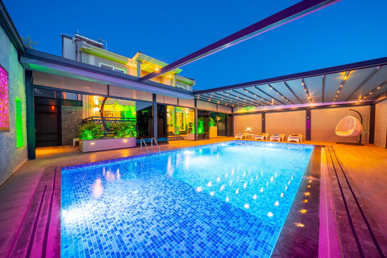 Luxury 2 Bedroom Villa with Heated Pool & Gardens in Ovacik