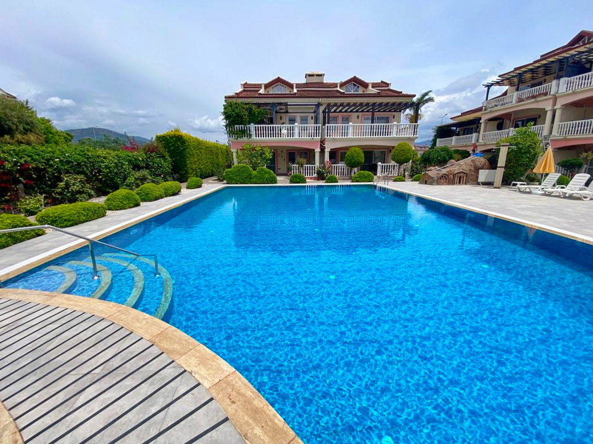 2 Bedroom Calis Apartment with Communal Pool in a Great Complex
