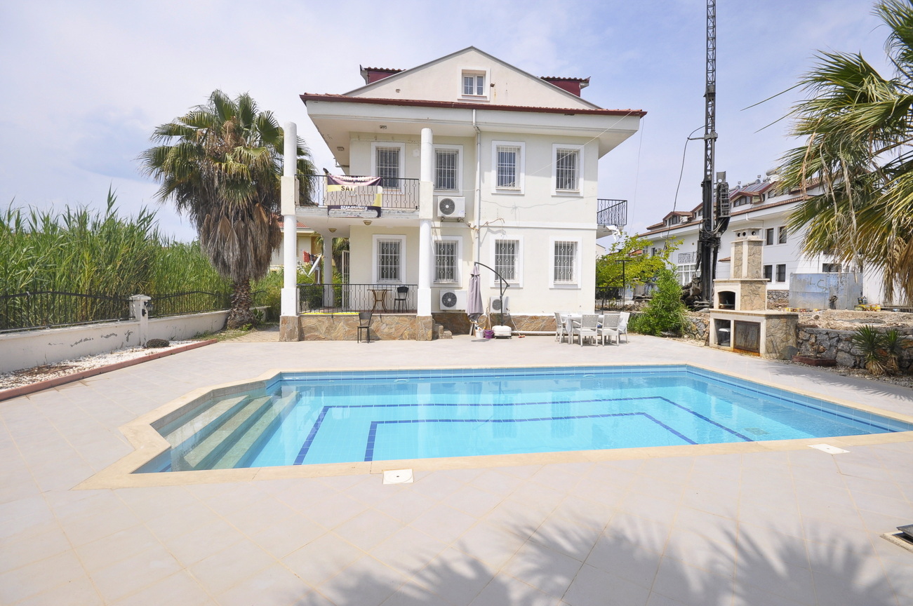 3 Bedroom Duplex Apartment with Communal Pool in a Residential Area , Akarca