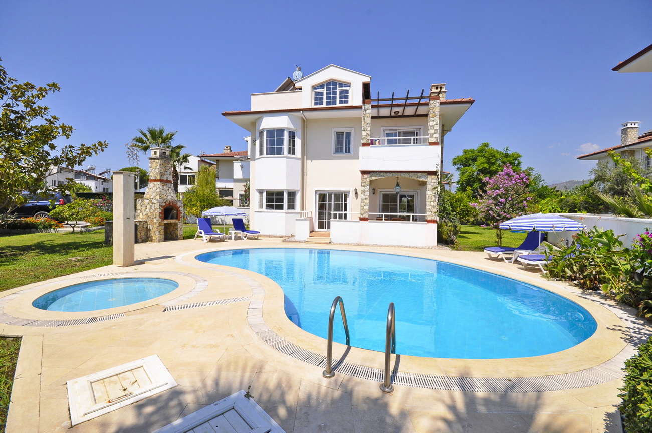 Fully Furnished Detached 3 Bedroom Villa with Private Pool in Koca Calis