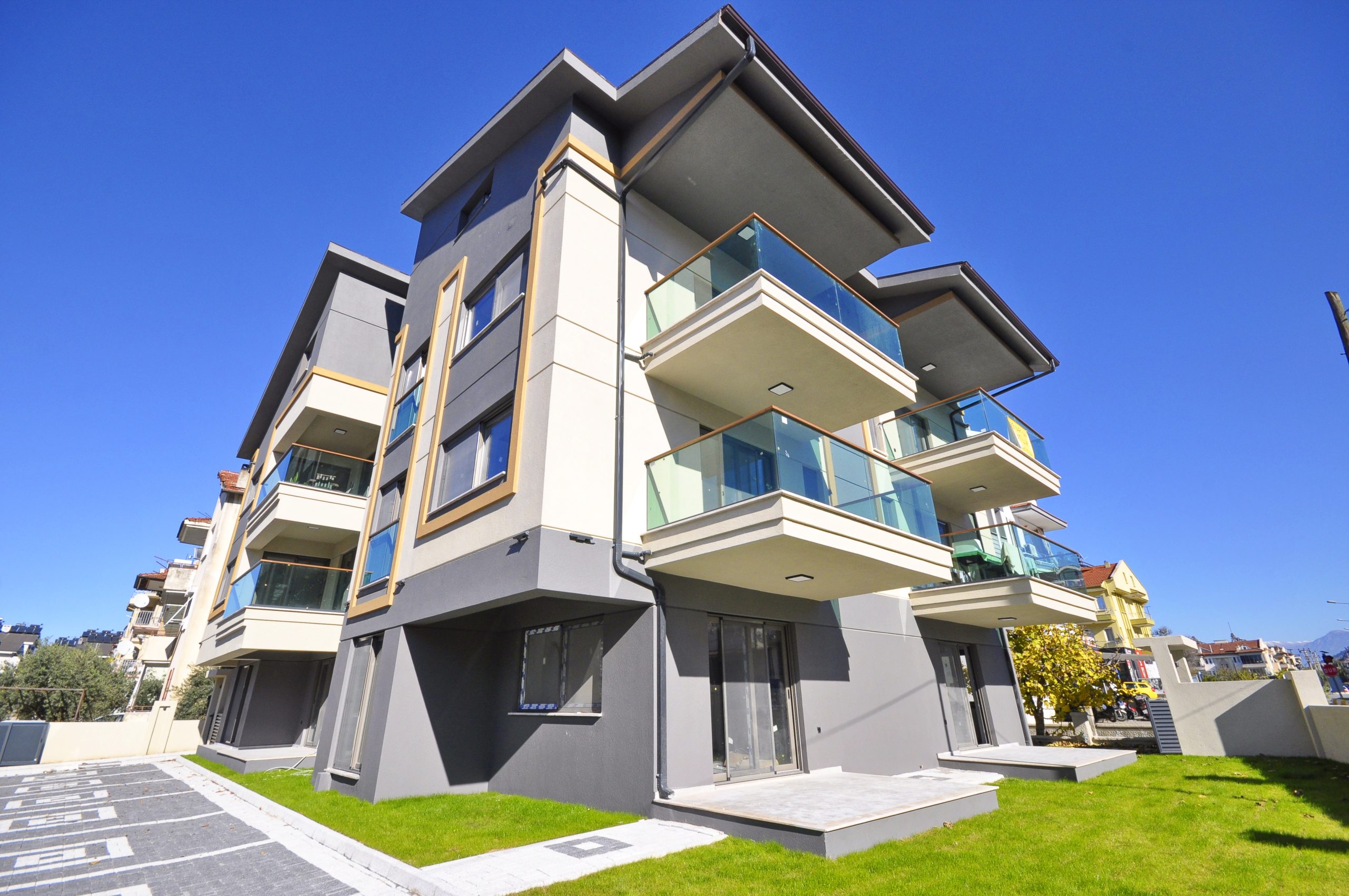 Fethiye’de Denize ve Merkeze Yürüme Mesafesinde Satılık Modern 3+1 Dubleks Daire